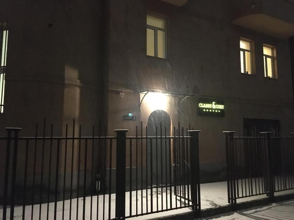 Classy And Cozy Hostel Yerevan Exterior foto